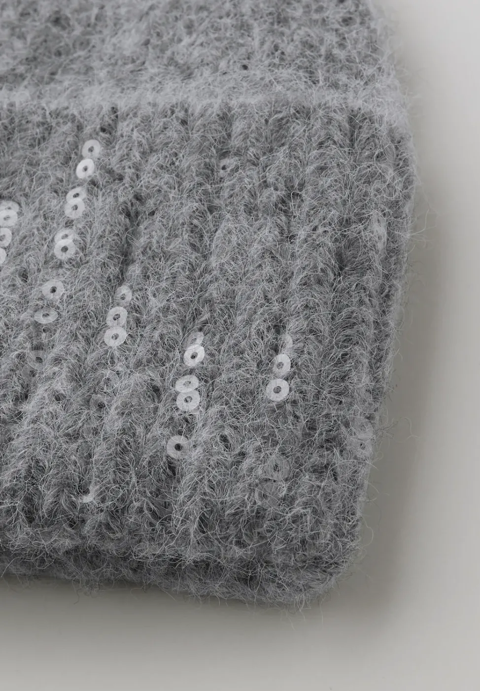 Beanie mit Pailletten