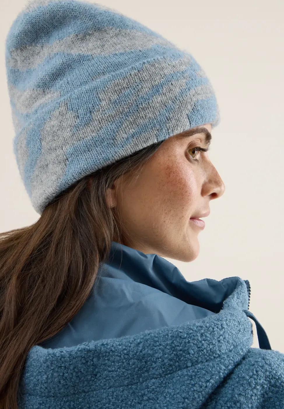 Beanie mit Zebramuster