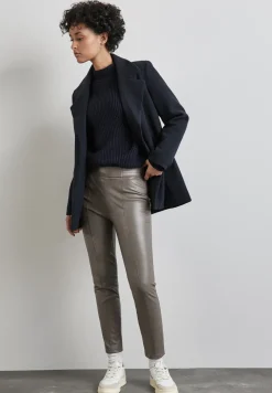 Beschichtete Hose