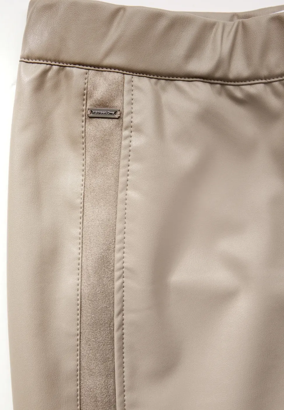 Beschichtete Hose