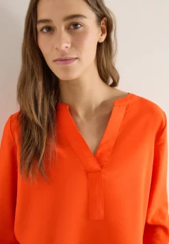 Bluse in Unifarbe