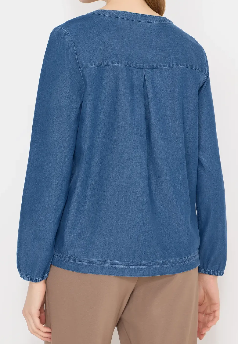 Bluse mit Elastiksaum