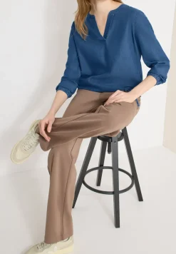 Bluse mit Elastiksaum