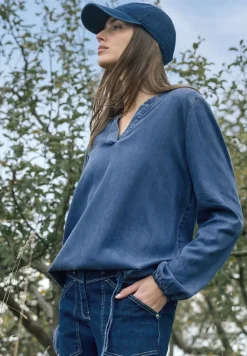 Bluse mit Elastiksaum