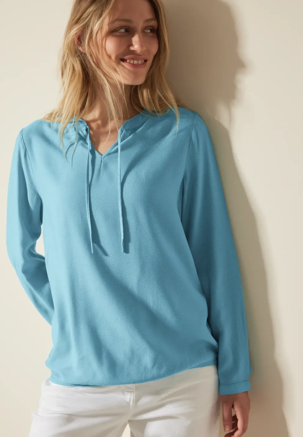 Bluse mit elastischem Saum