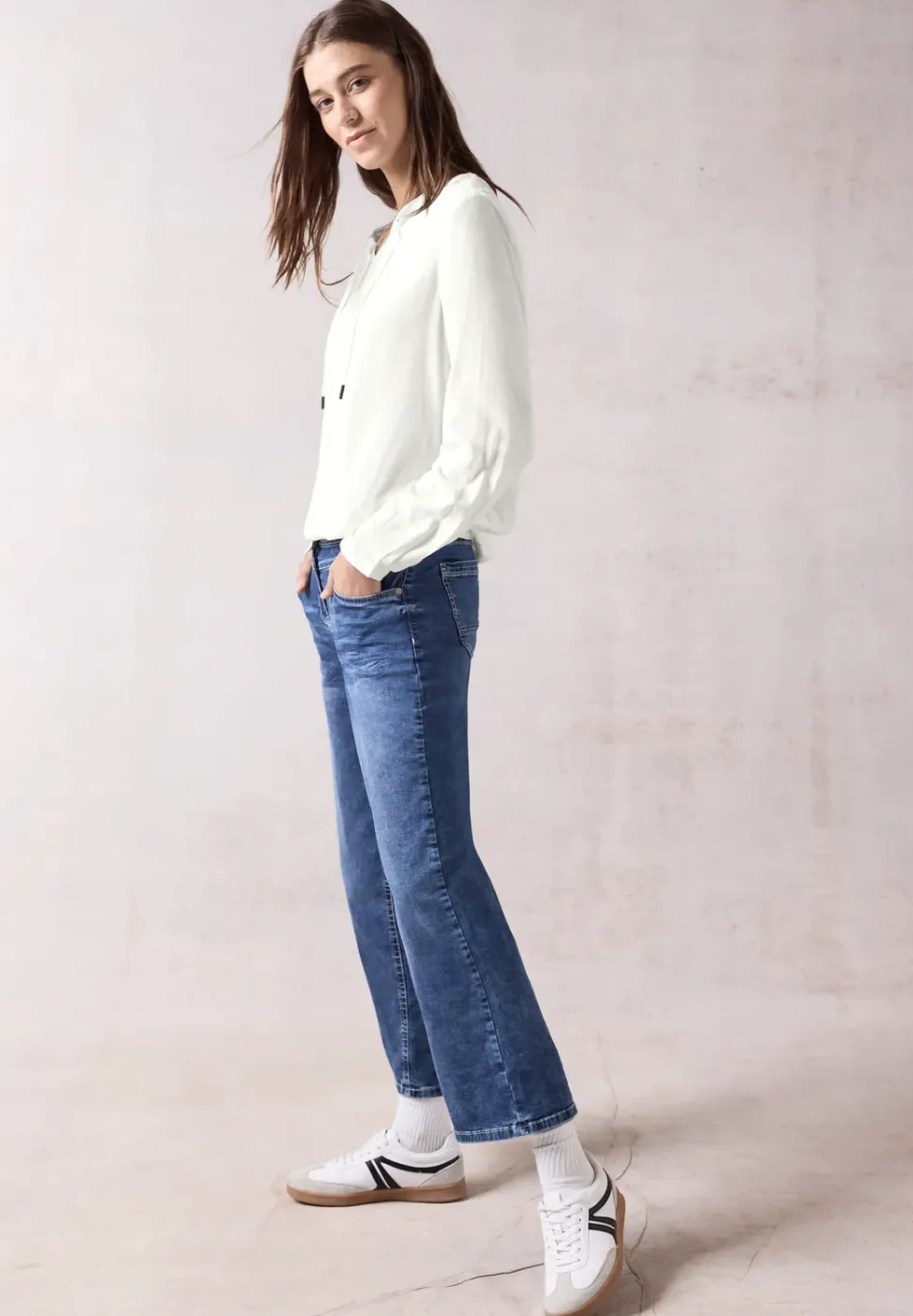 Bluse mit elastischem Saum