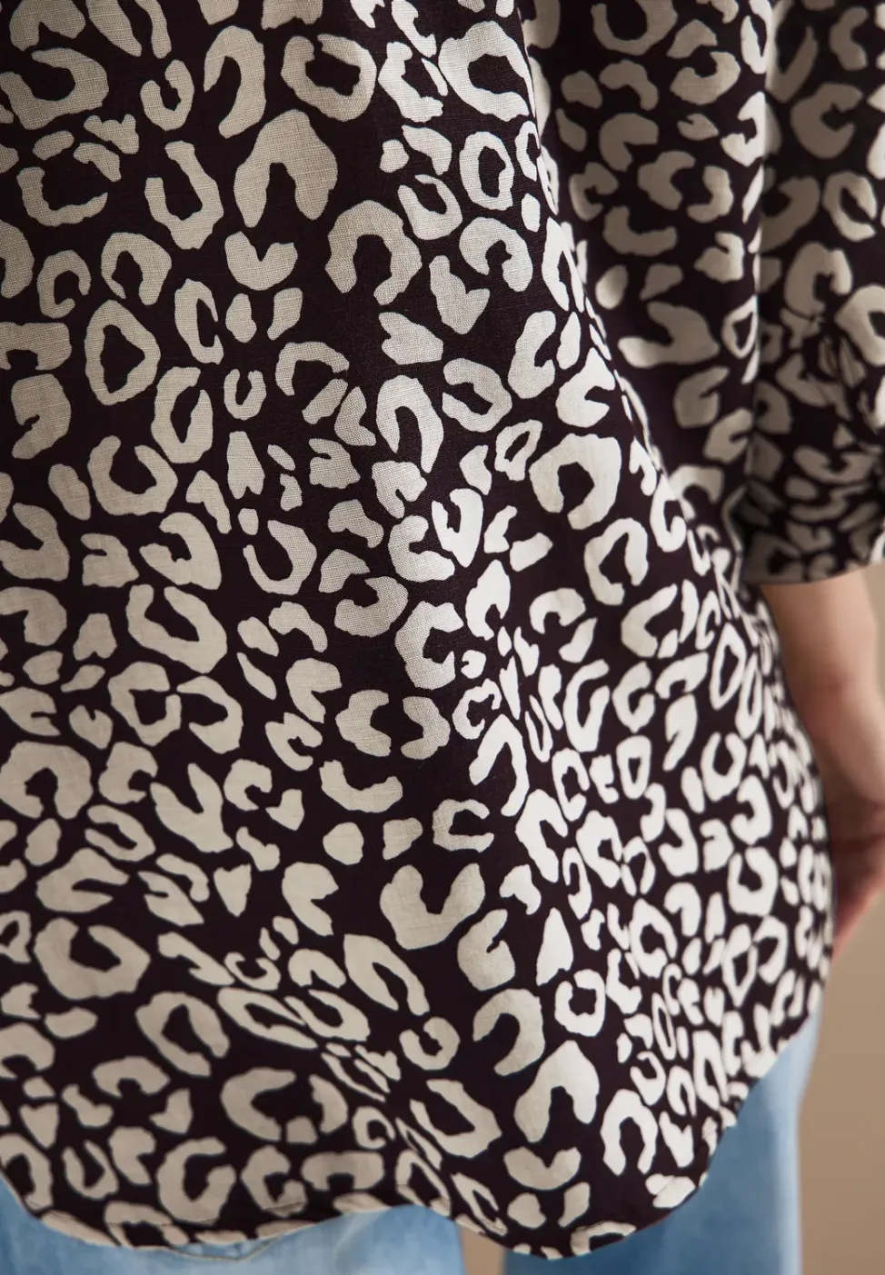 Bluse mit Leo-Muster aus Leinenmix