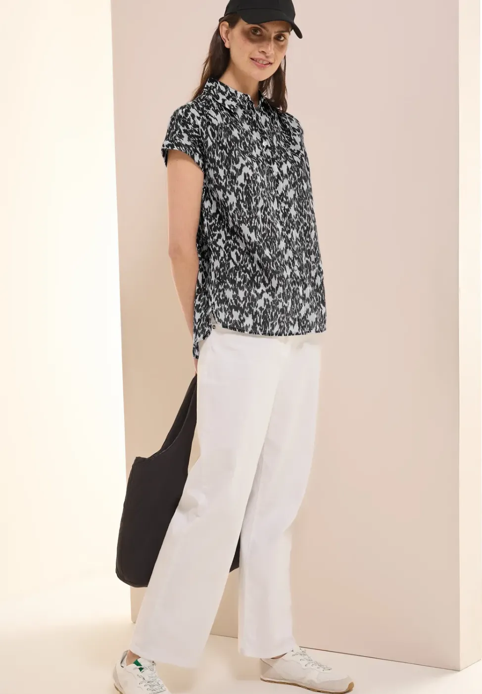 Bluse mit Minimal Print
