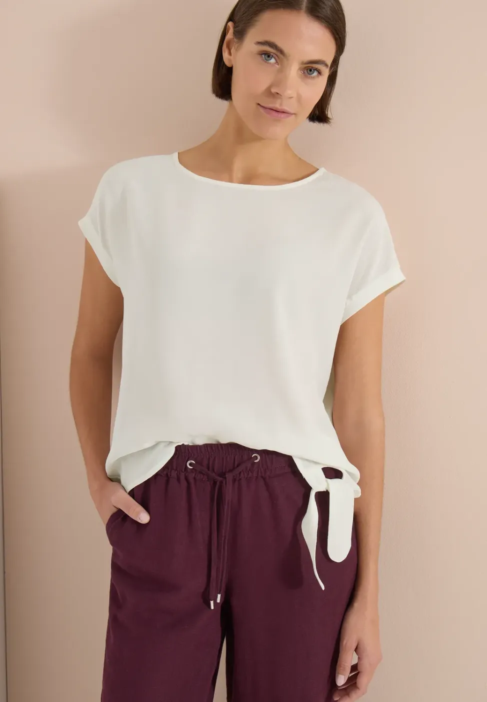 Bluse mit Rundhals und Knotendetail