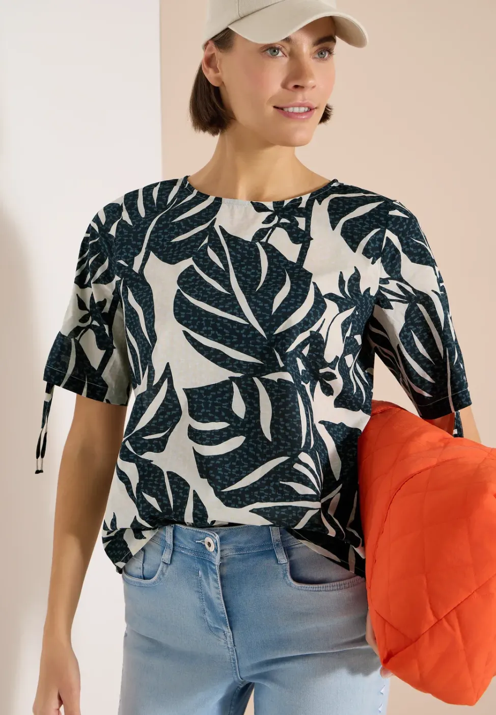 Bluse mit Rundhals und Raffung