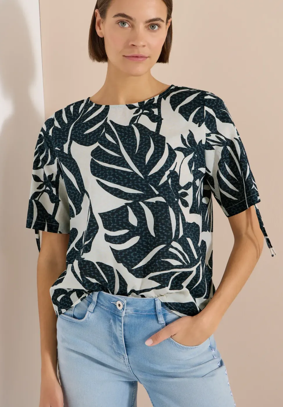 Bluse mit Rundhals und Raffung