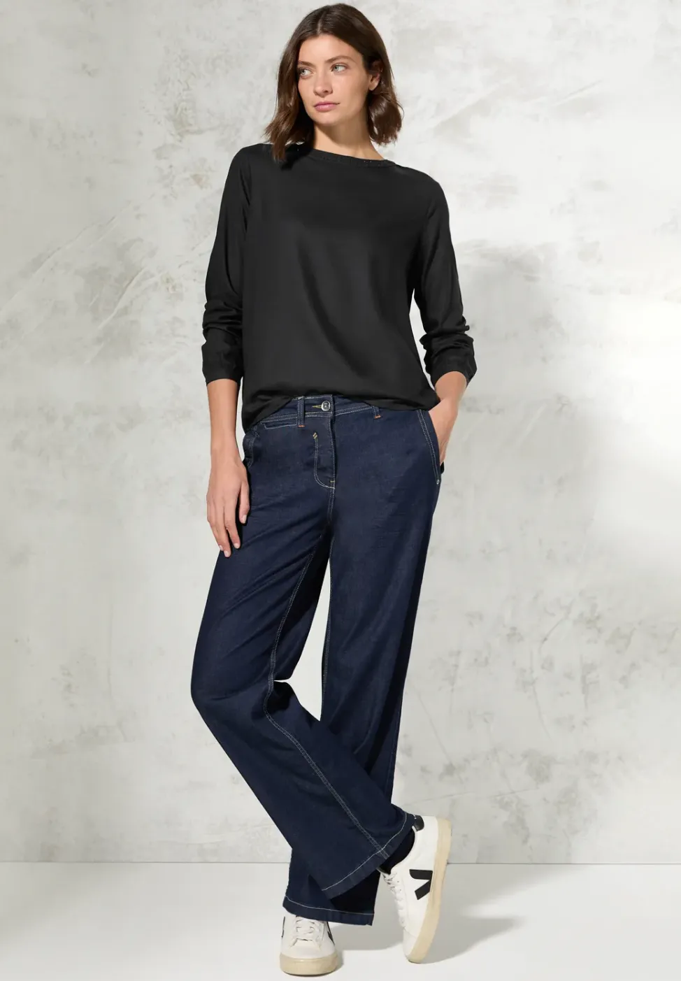 Bluse mit Schmucksteinen