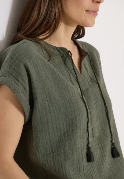 Bluse mit Split Neck aus Musselinstoff