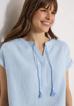 Bluse mit Split Neck aus Musselinstoff