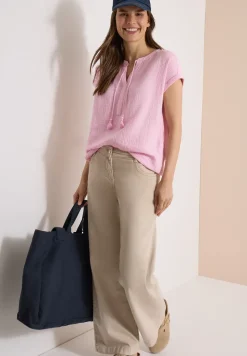 Bluse mit Split Neck aus Musselinstoff