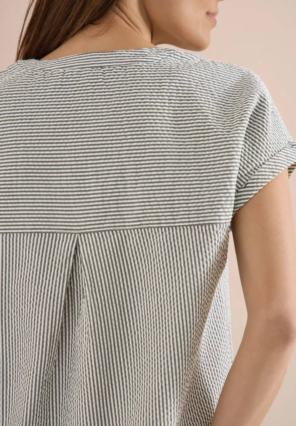 Bluse mit Split Neck in Seersuckerqualität