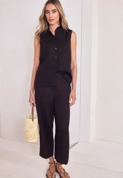 Bluse aus Leinenmix mit Rüschen