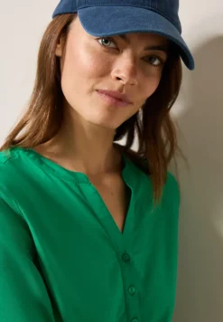 Bluse in Unifarbe