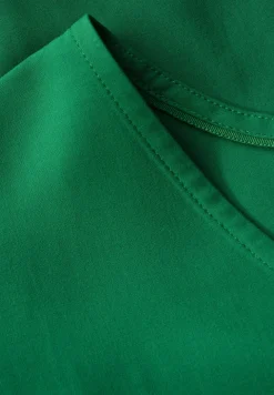 Bluse in Unifarbe