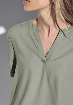 Bluse in Unifarbe