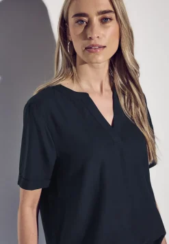 Bluse in Unifarbe
