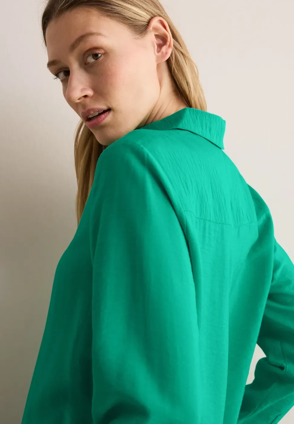 Bluse in Unifarbe