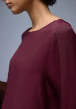 Bluse mit Elastiksaum