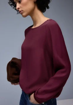 Bluse mit Elastiksaum