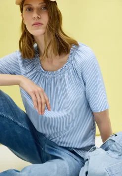 Bluse mit elastischem Kragen