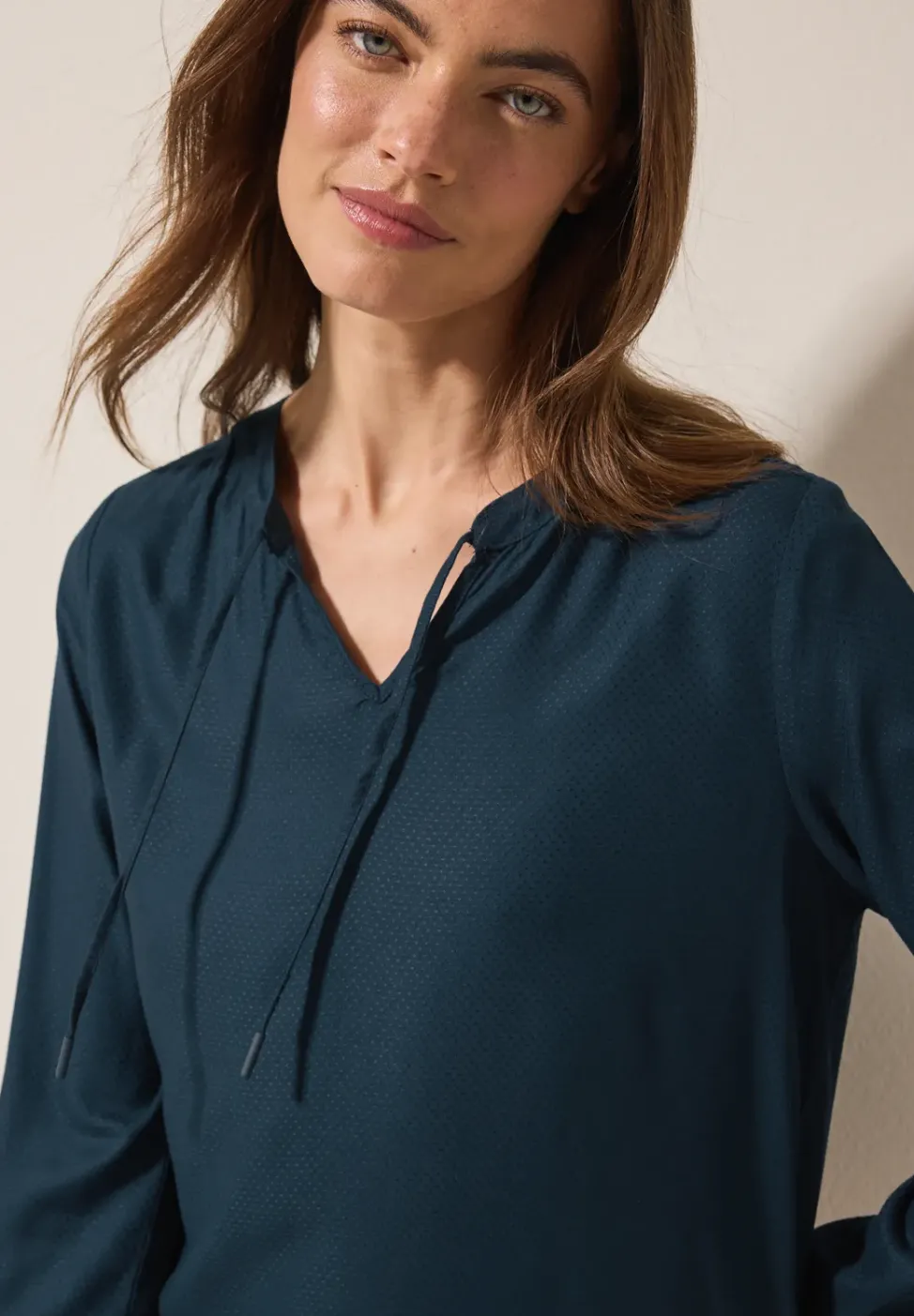 Bluse mit elastischem Saum