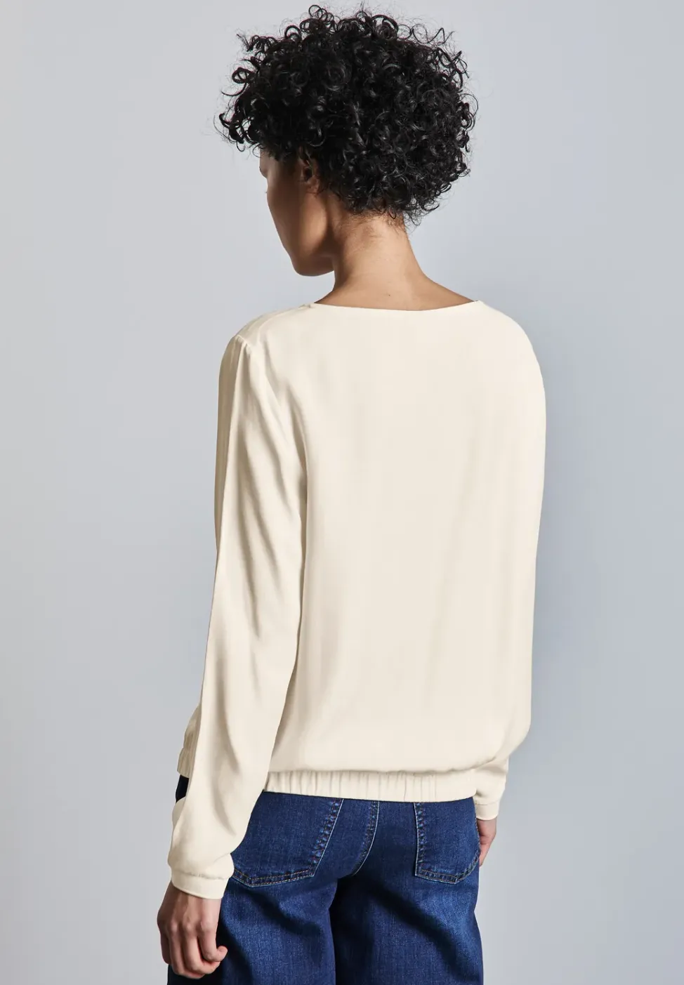 Bluse mit gerafftem Saum