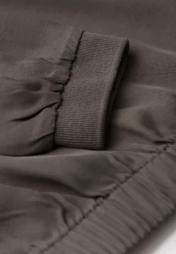 Bluse mit gerafftem Saum