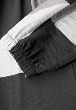 Bluse mit grafischem Muster