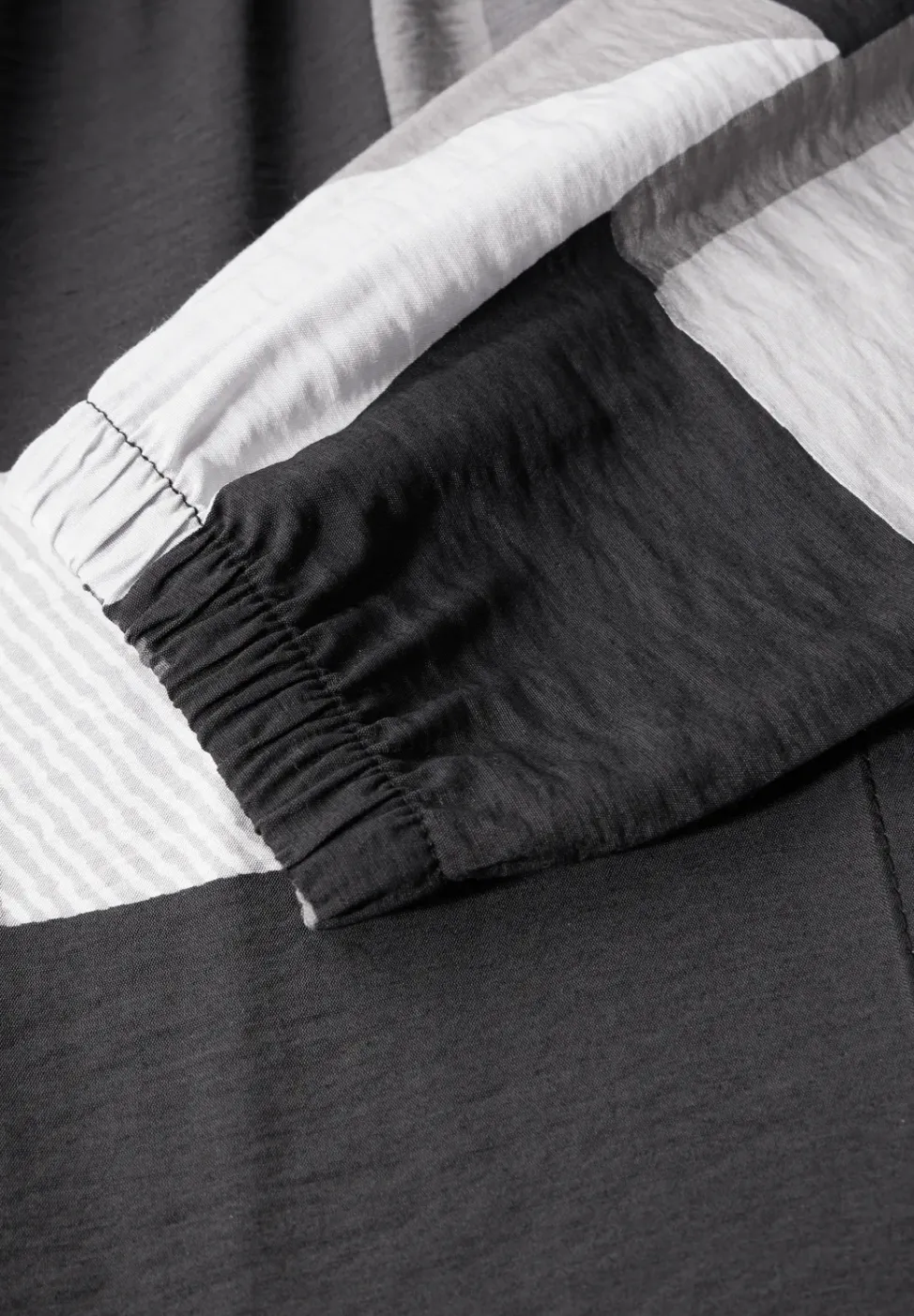 Bluse mit grafischem Muster