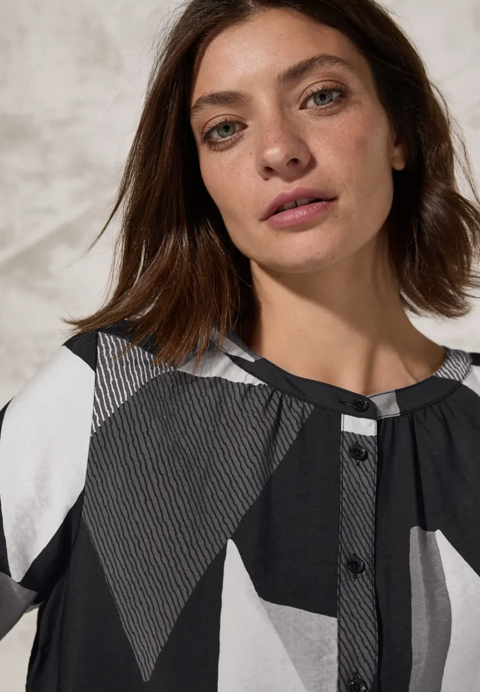 Bluse mit grafischem Muster