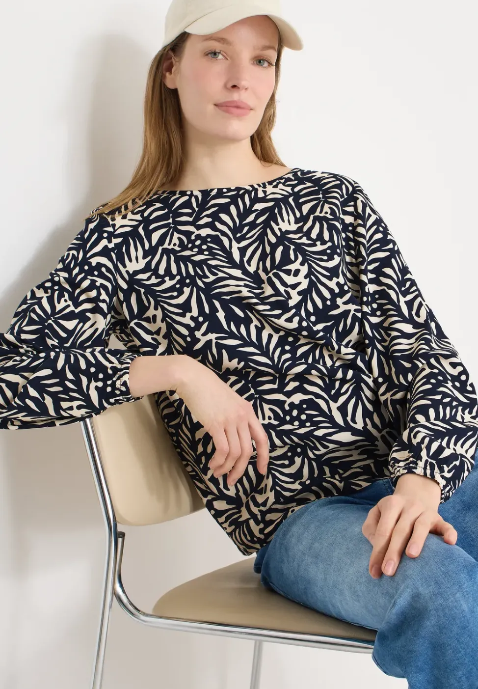 Bluse mit Knoten
