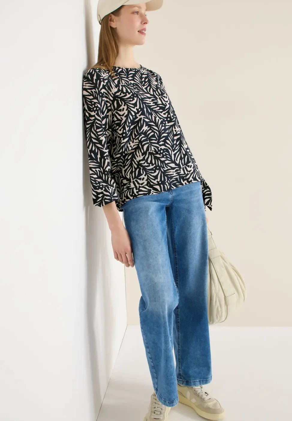 Bluse mit Knoten