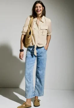 Bluse mit Knoten am Saum