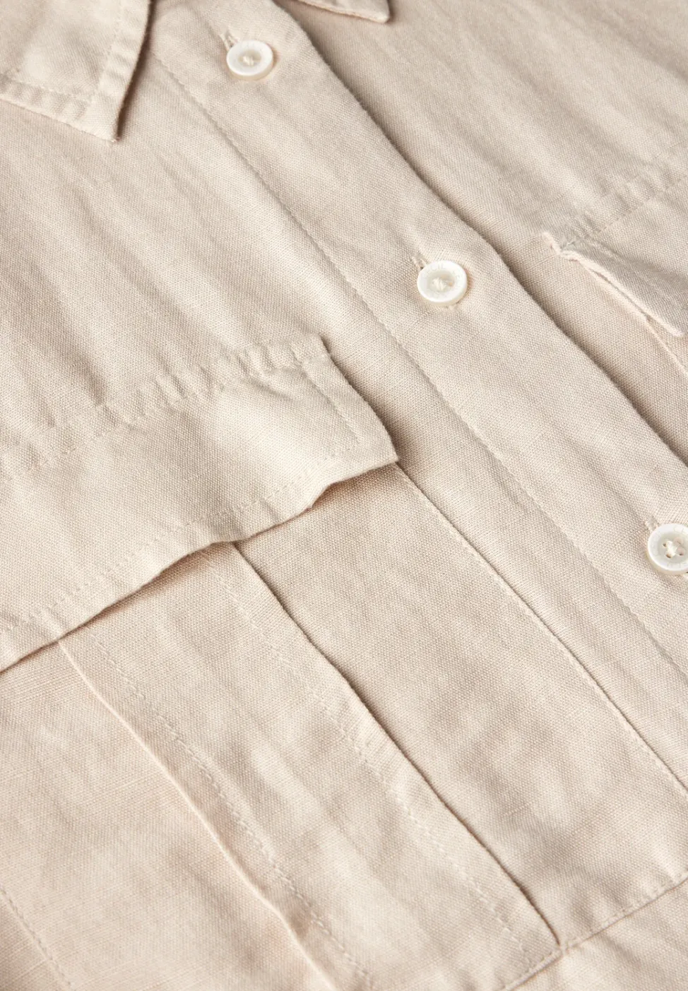 Bluse mit Knoten am Saum