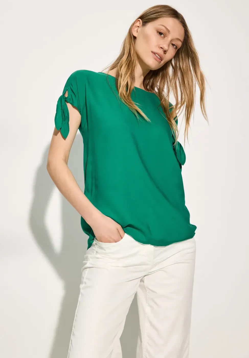 Bluse mit Knotendetail