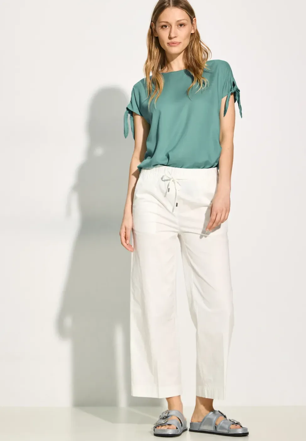 Bluse mit Knotendetail