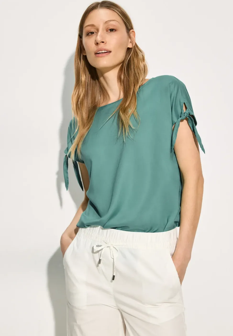 Bluse mit Knotendetail