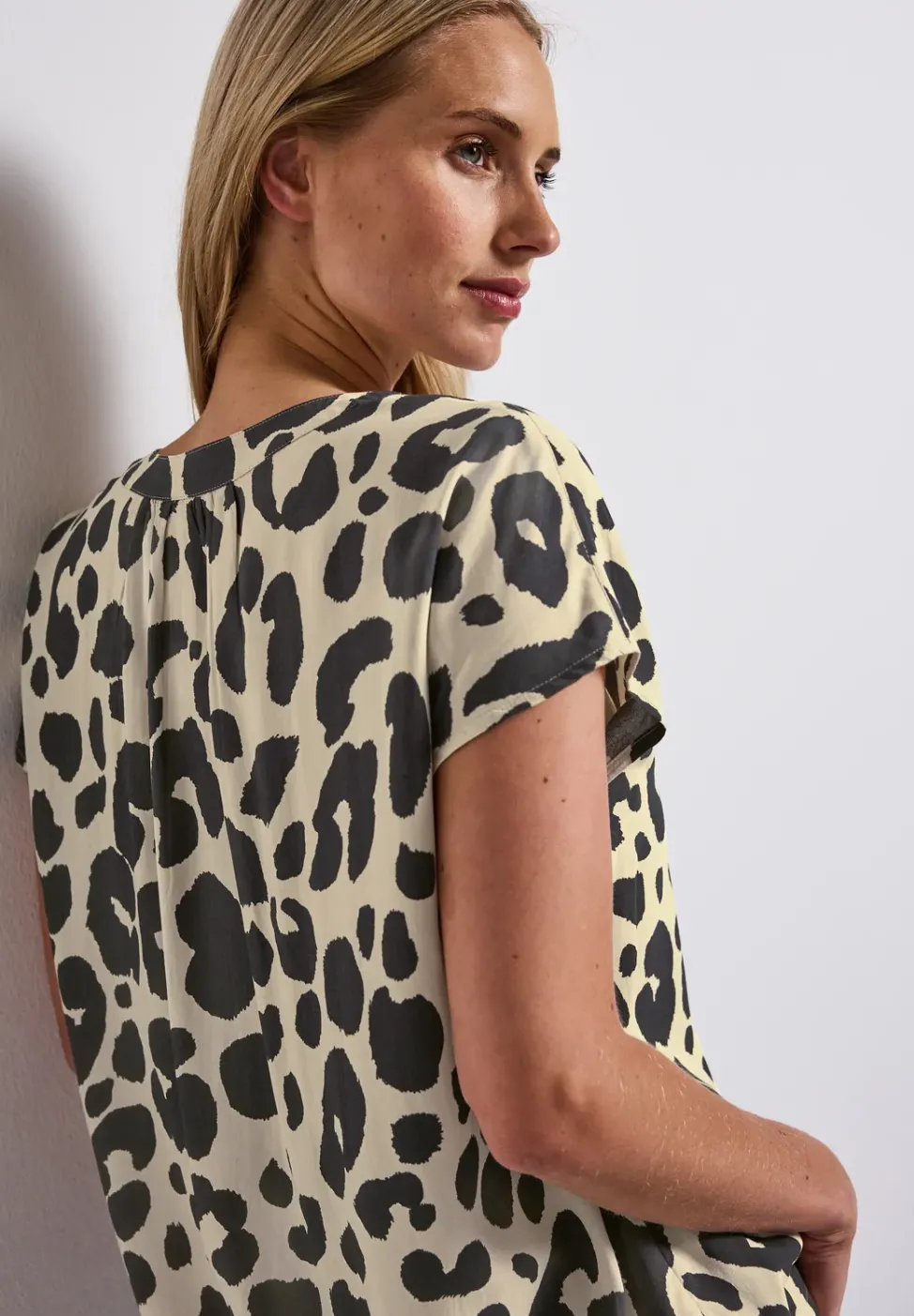 Bluse mit Leo-Muster