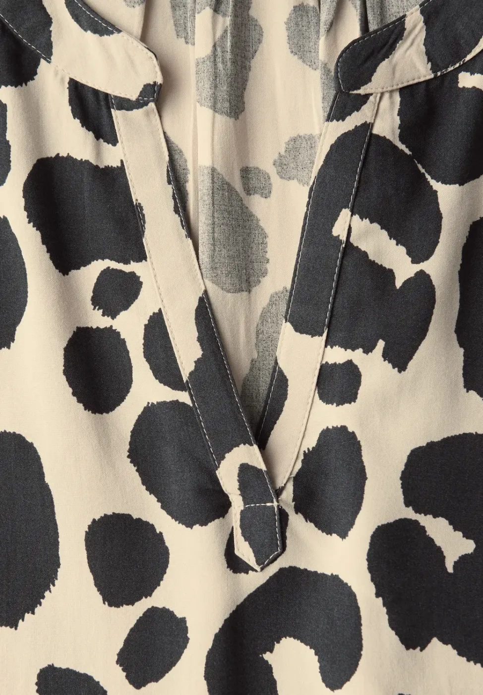 Bluse mit Leo-Muster