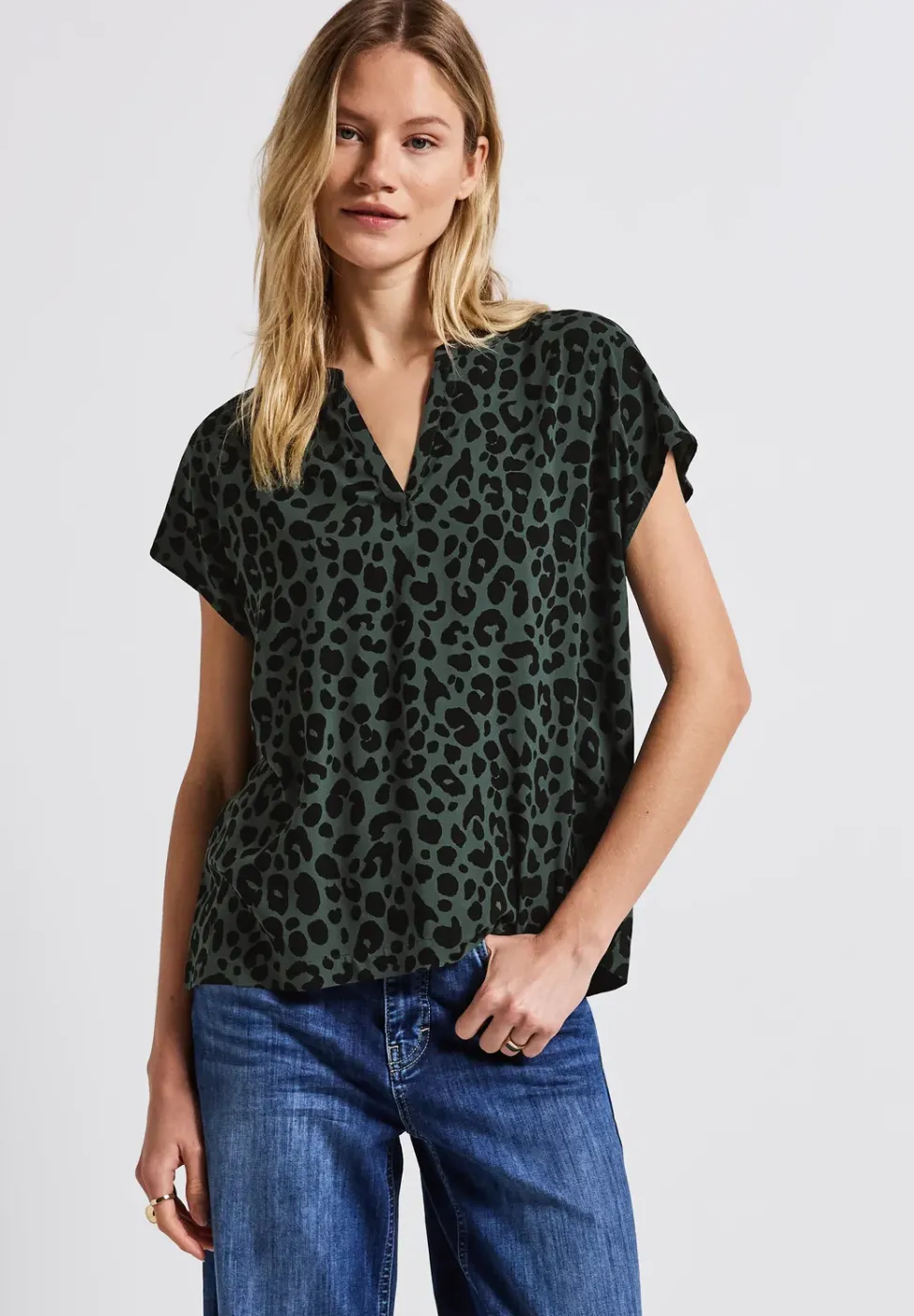 Bluse mit Leo-Muster
