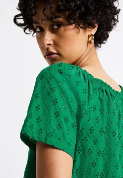 Bluse mit Lochstickerei