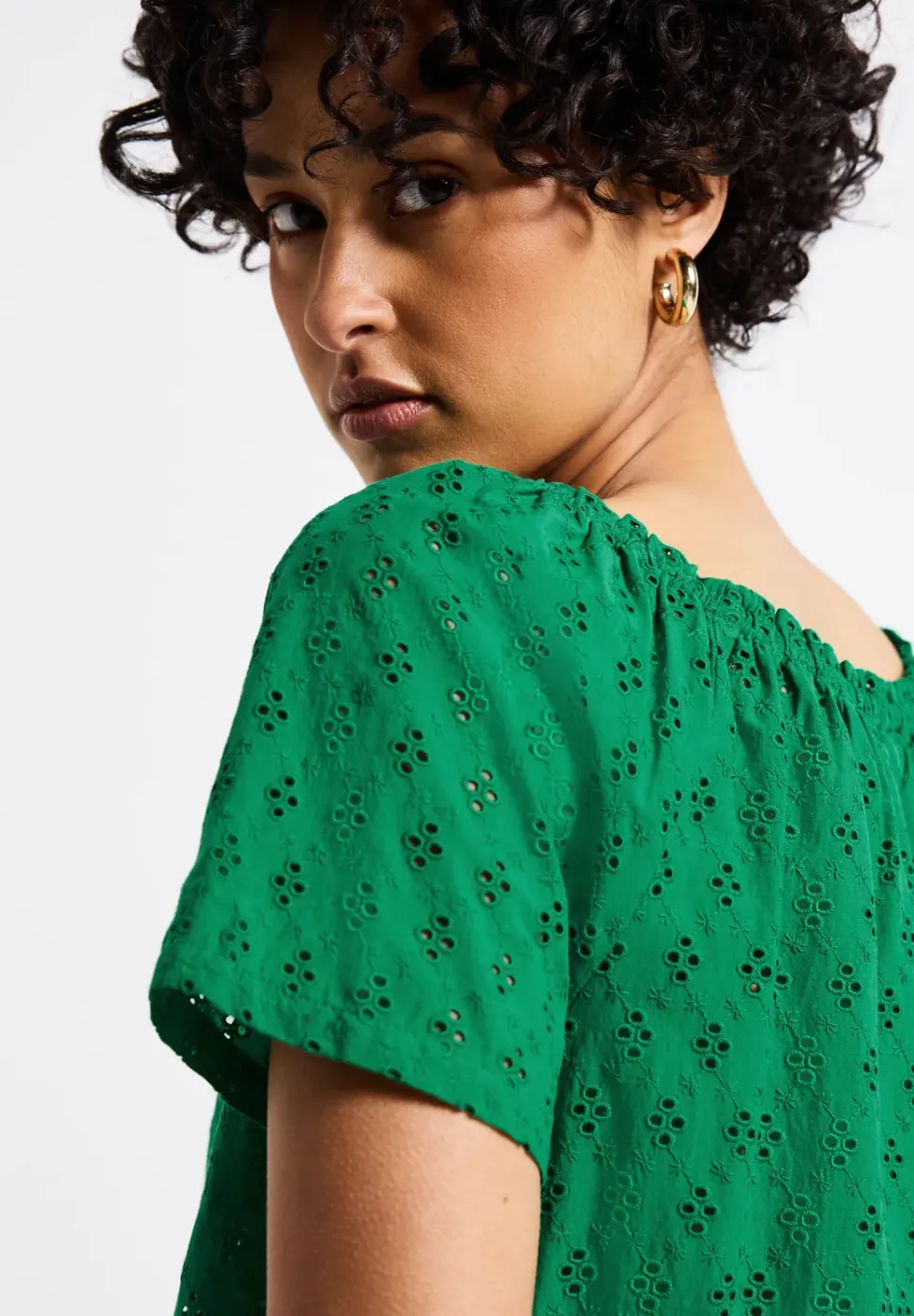 Bluse mit Lochstickerei