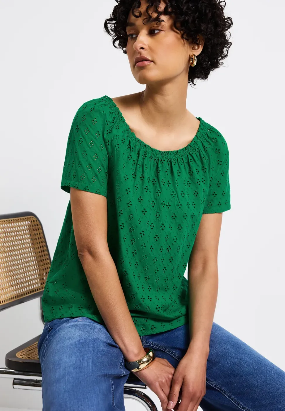 Bluse mit Lochstickerei