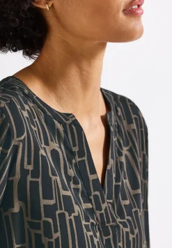 Bluse mit Puzzle Print