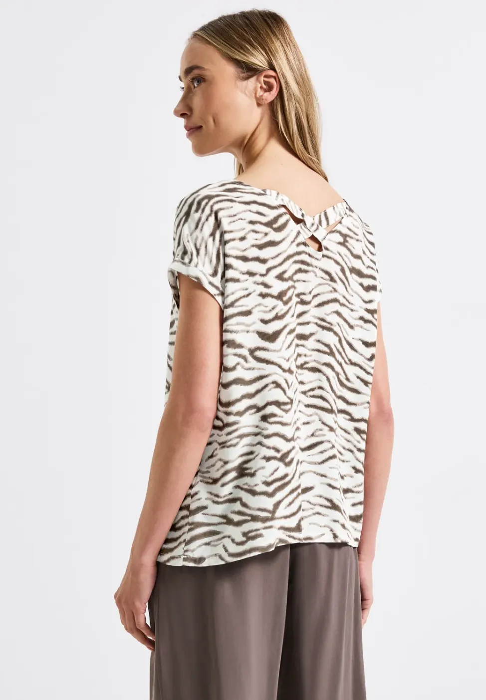Bluse mit Rückenausschnitt